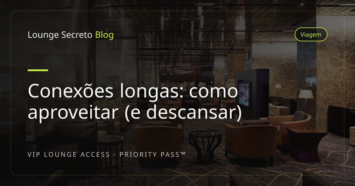 Viajante consultando o painel de voos durante uma conexão longa