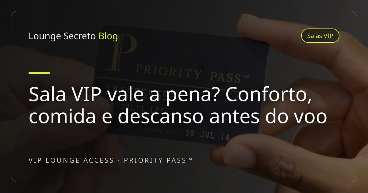 Mesa com comida e bebida em sala VIP de aeroporto